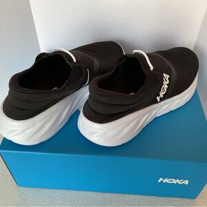 Hoka Women’s size 9 One One Ora Recovery Shoe 2 sneakers in black and white